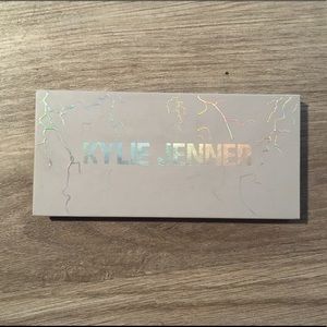 Kylie Cosmetics Eye of the Storm Palette